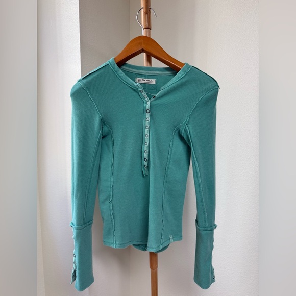 Free People We The Free NWOT Teal Long Sleeve Henley Top Women’s Size Small - Picture 2 of 7